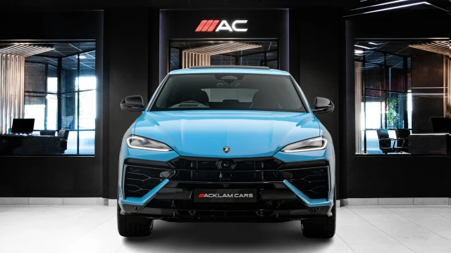 Lamborghini Urus Image 2
