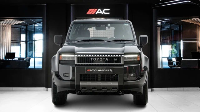 Toyota Land Cruiser Image 2