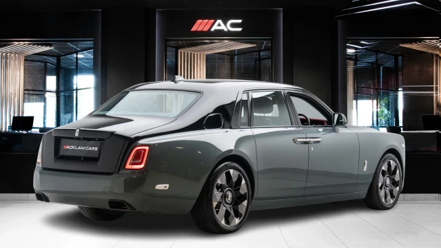 Rolls-Royce Phantom Image 4