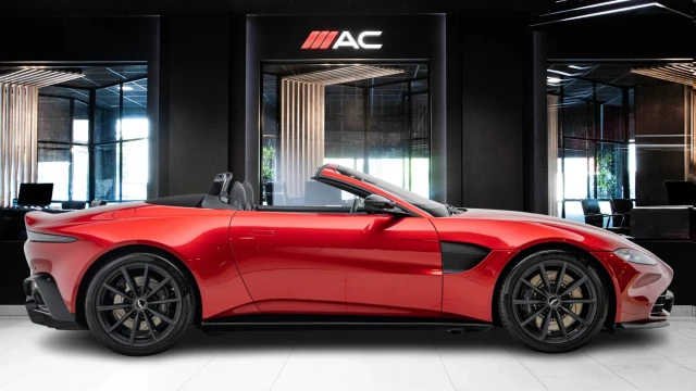 Aston Martin Vantage Image 3
