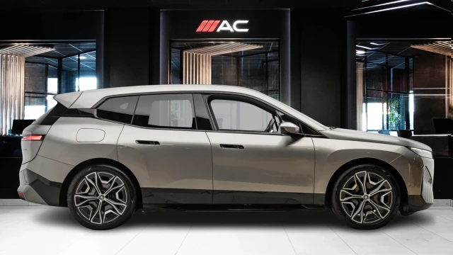 BMW iX Image 3