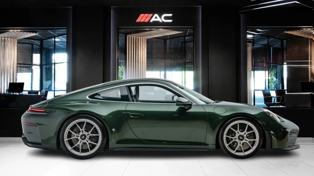 Porsche 911 Image 4