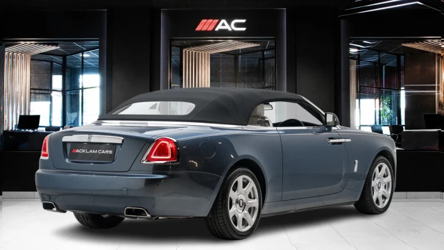 Rolls-Royce Dawn Image 5