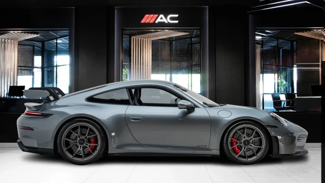 Porsche 911 Image 3