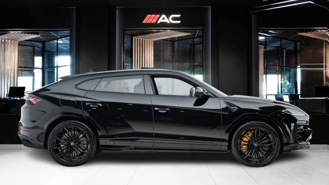 Lamborghini Urus Image 3