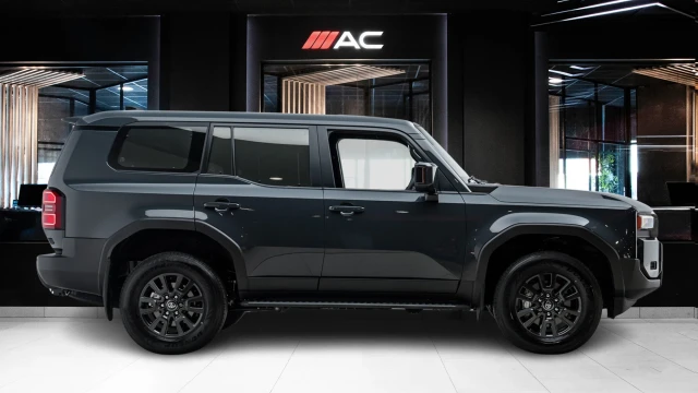 Toyota Land Cruiser Image 3