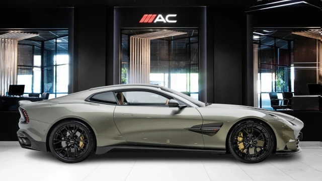 Aston Martin Vanquish Image 3