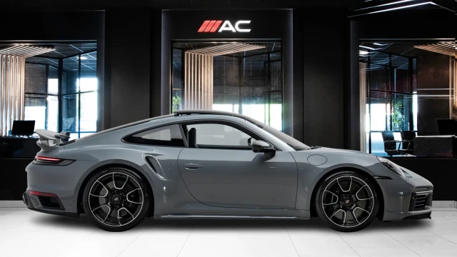 Porsche 911 Image 3
