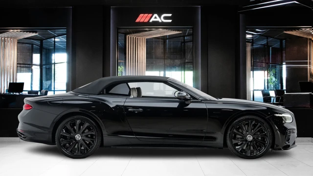 Bentley Continental Mulliner Image 3