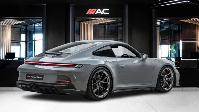 Porsche 911 Image 4