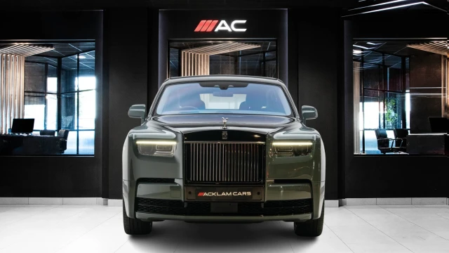 Rolls-Royce Phantom Image 2