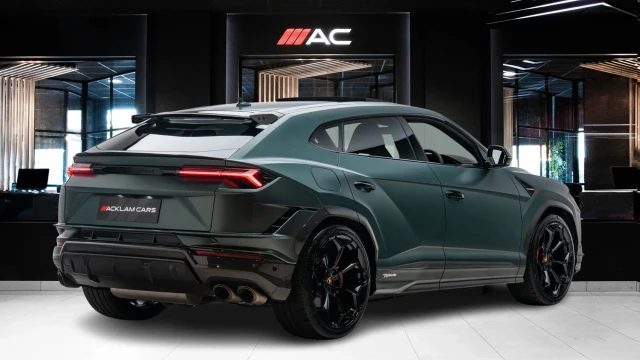 Lamborghini Urus Image 4