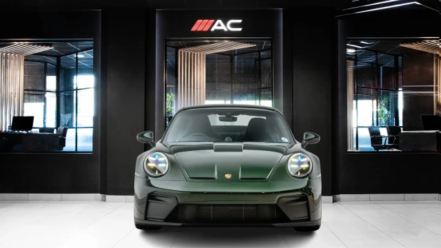 Porsche 911 Image 2