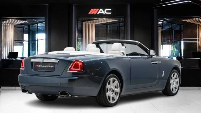 Rolls-Royce Dawn Image 4