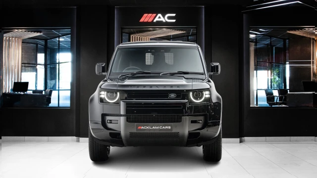 Land Rover Defender Image 2