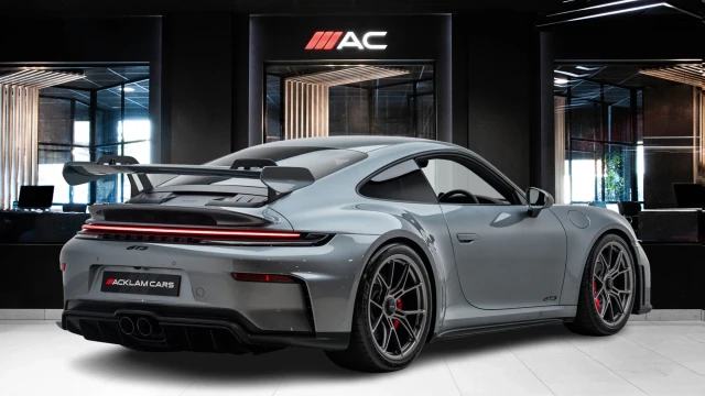 Porsche 911 Image 4