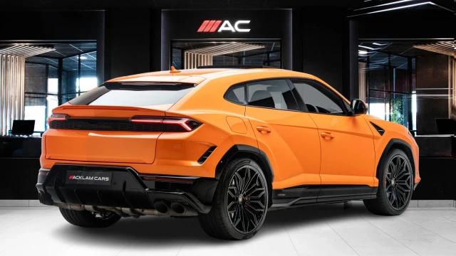 Lamborghini Urus Image 4
