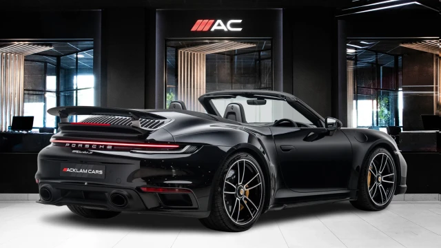 Porsche 911 Image 4