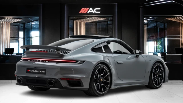 Porsche 911 Image 4