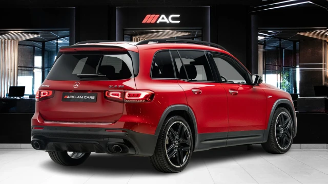 Mercedes-Benz GLB Image 4