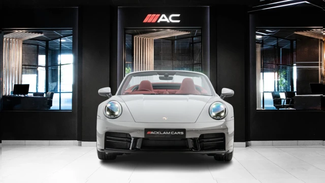 Porsche 911 Image 2