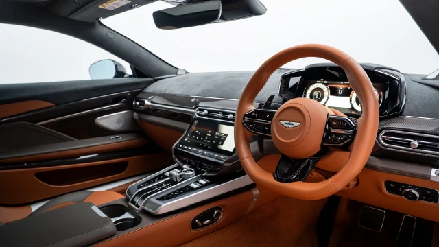 Aston Martin Vanquish Image 5