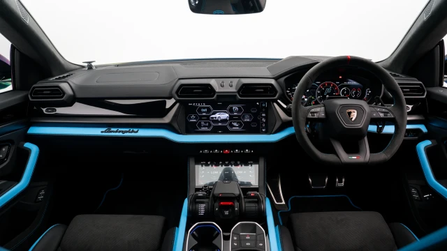 Lamborghini Urus Image 5