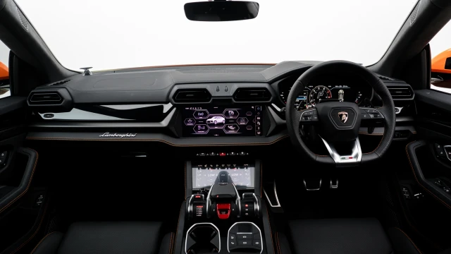 Lamborghini Urus Image 5