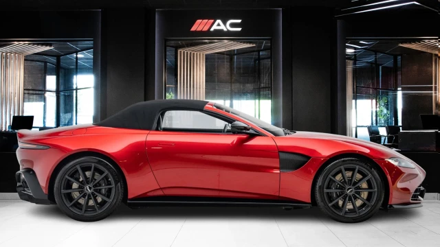 Aston Martin Vantage Image 6