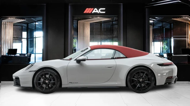 Porsche 911 Image 6