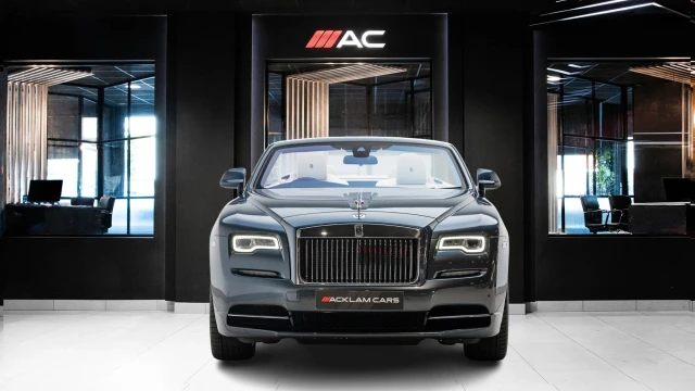 Rolls-Royce Dawn Image 2