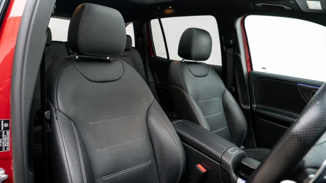 Mercedes-Benz GLB Image 5