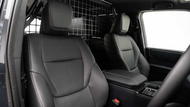 Toyota Land Cruiser Image 6