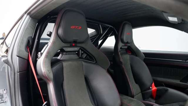 Porsche 911 Image 6