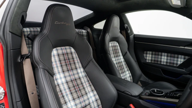 Porsche 911 Image 6