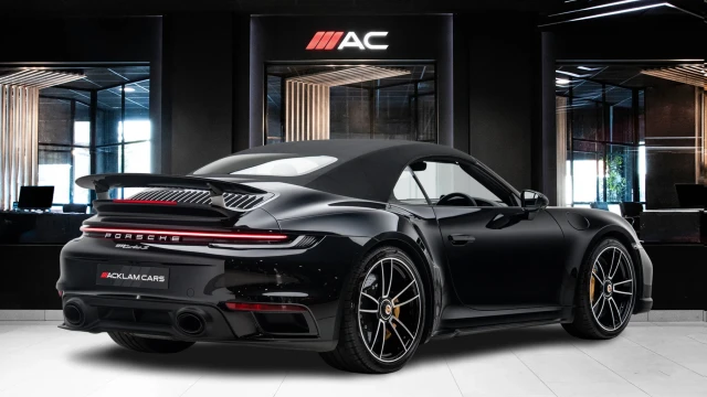 Porsche 911 Image 6