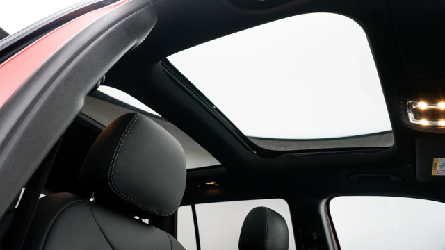Mercedes-Benz GLB Image 7