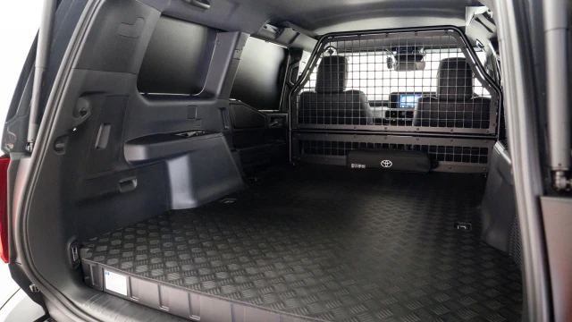 Toyota Land Cruiser Image 7