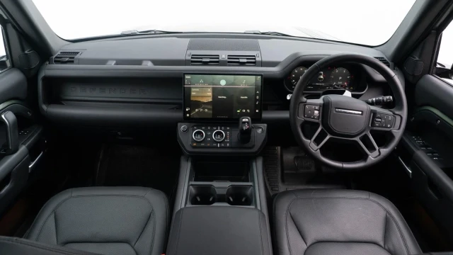 Land Rover Defender Image 2