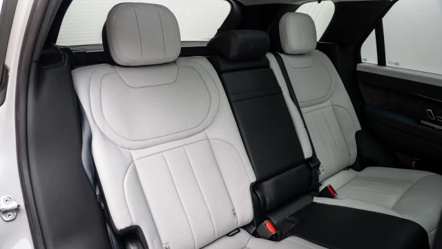 Land Rover Range Rover Sport Image 7