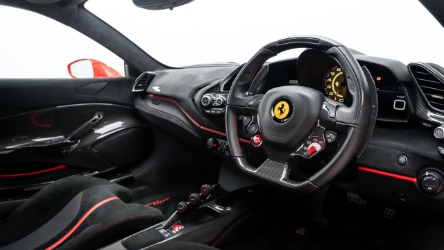 Ferrari 488 Pista Image 7