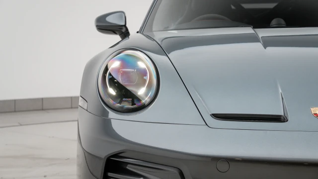 Porsche 911 Image 8