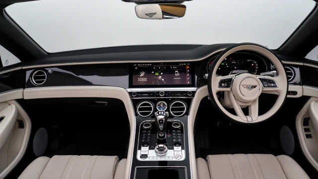 Bentley Continental GTC Image 7