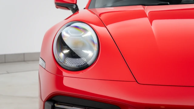 Porsche 911 Image 8