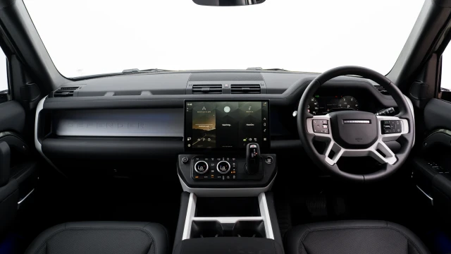 Land Rover Defender Image 5