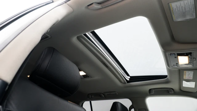 Toyota Land Cruiser Image 7