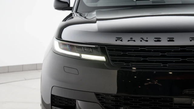 Land Rover Range Rover Sport Image 8