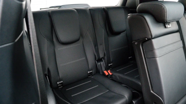Mercedes-Benz GLB Image 8