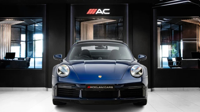 Porsche 911 Image 2