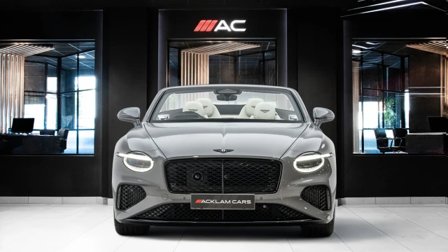 Bentley Continental GTC Image 2